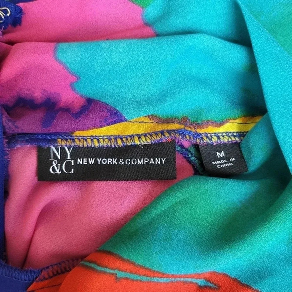 NY & Co Stunning Colorful Blouse Top Button Down Short Sleeve Medium M Bow Neck - Picture 9 of 10